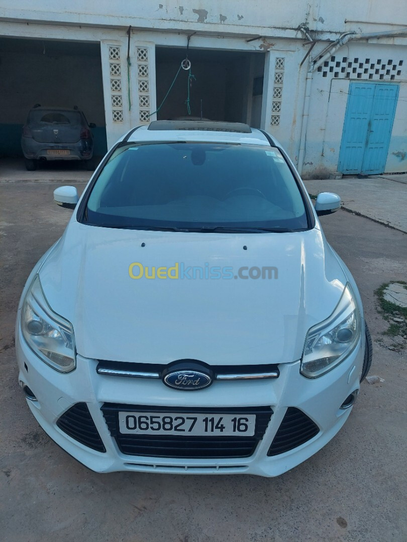 Ford Focus 5 portes 2014 Titanium