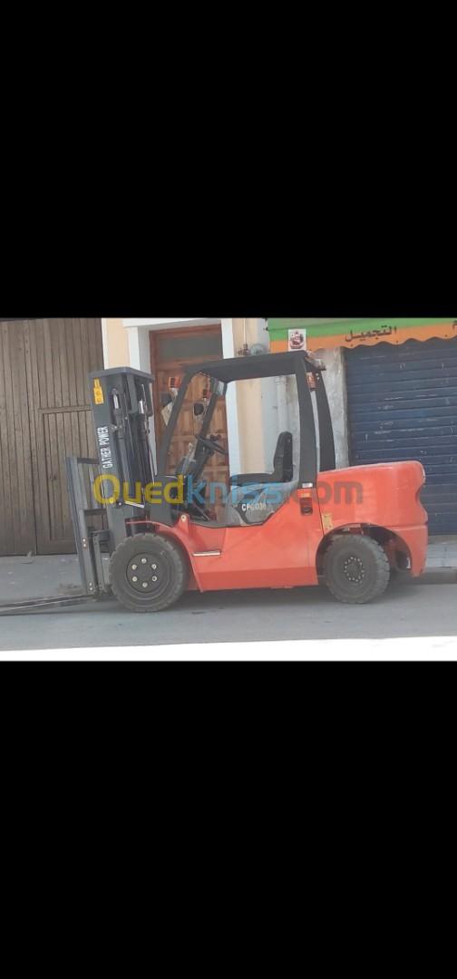 Location Clark klark chariot élévateur Forklift  كلارك 