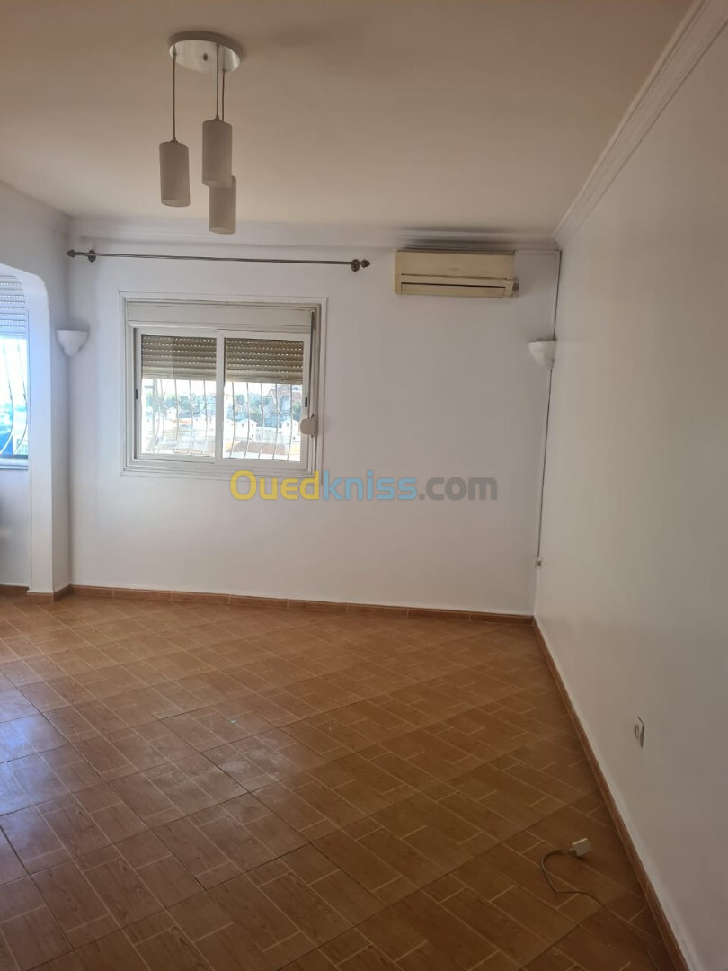 Location Appartement F03 Alger Kouba