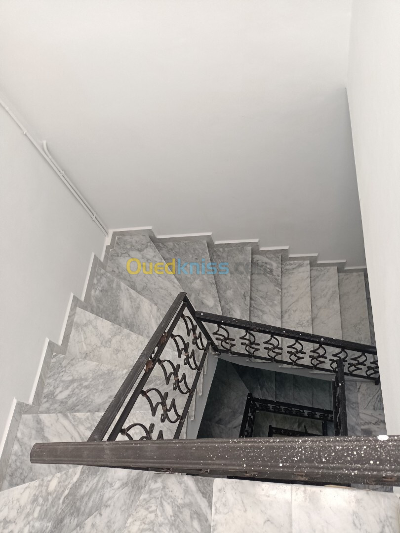 Location Appartement F4 Alger Souidania