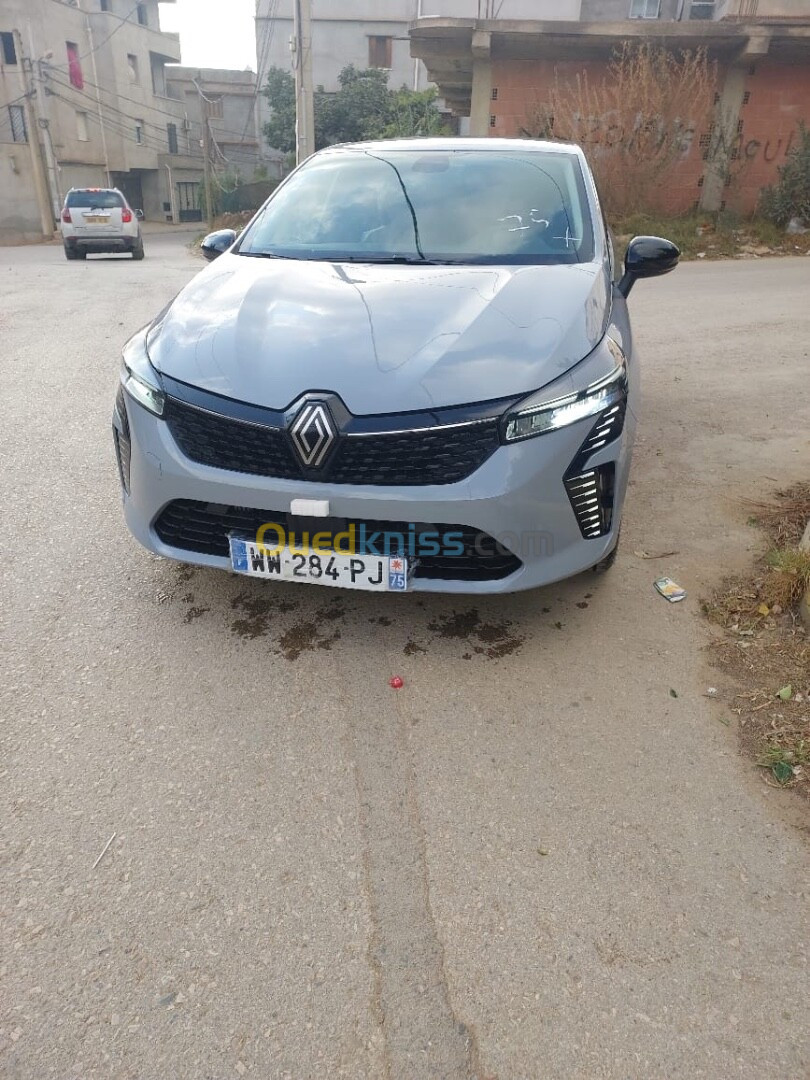 Renault Clio 5 gris nardo 2024 Diesel full options