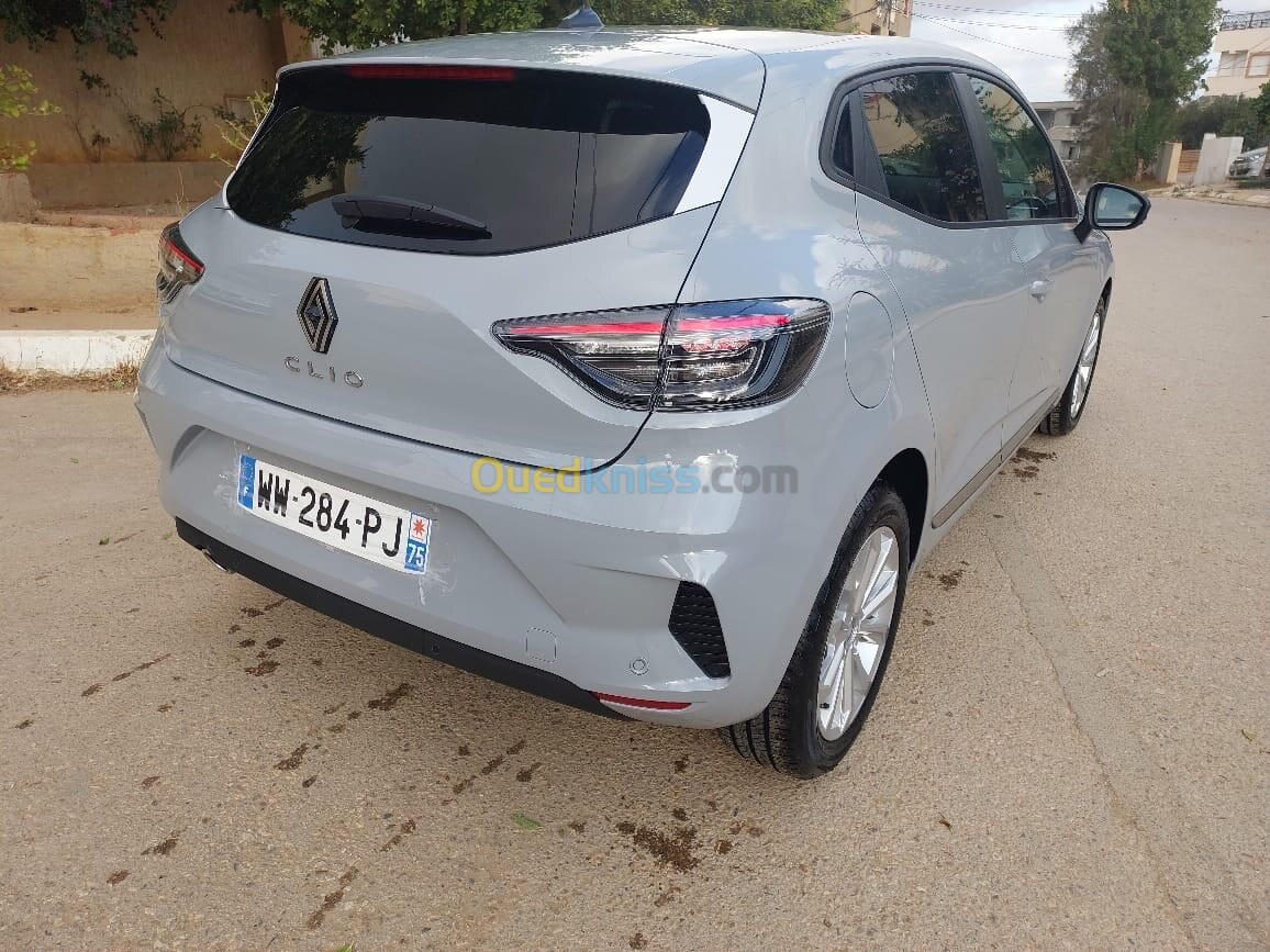 Renault Clio 5 gris nardo 2024 Full options