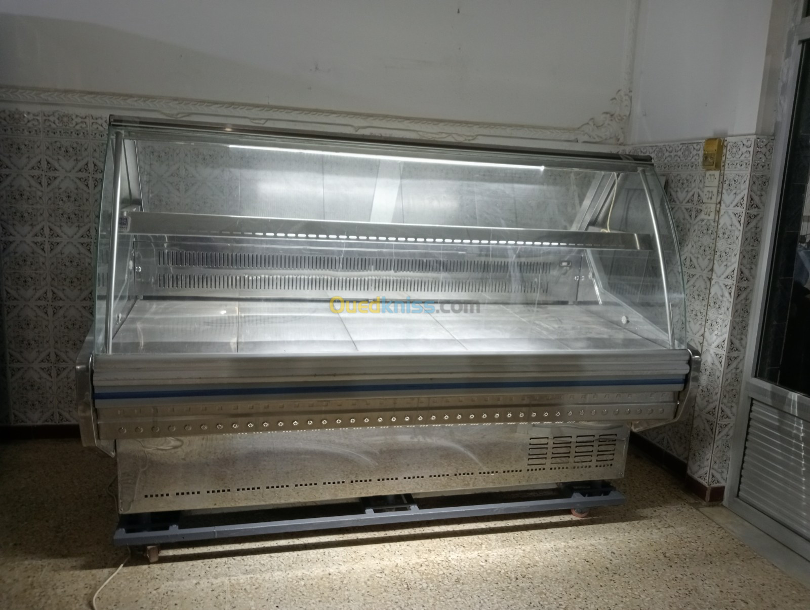 Frigo présontoire simaf 2m