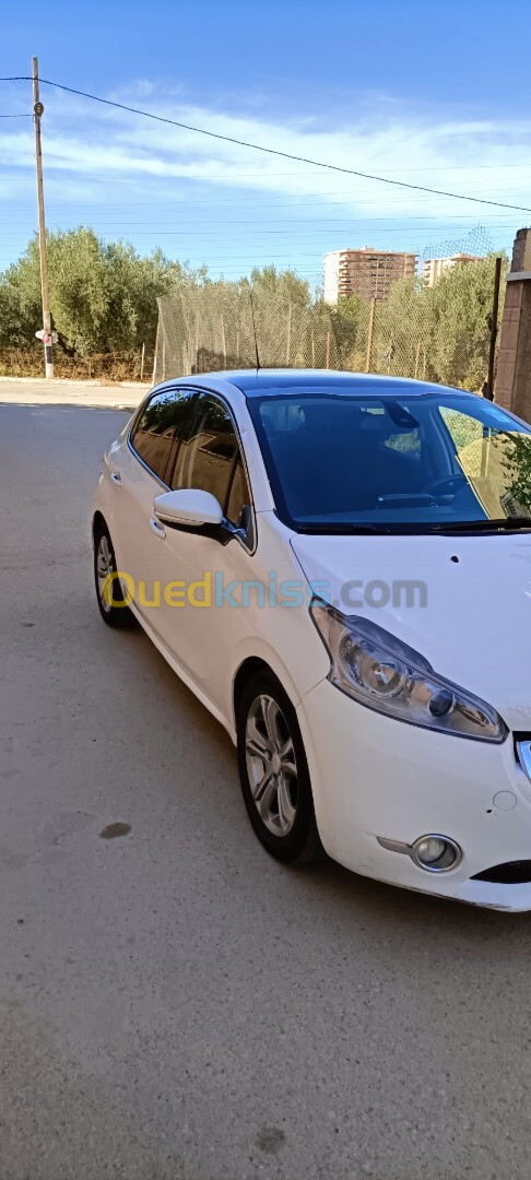 Peugeot 208 2012 Allure