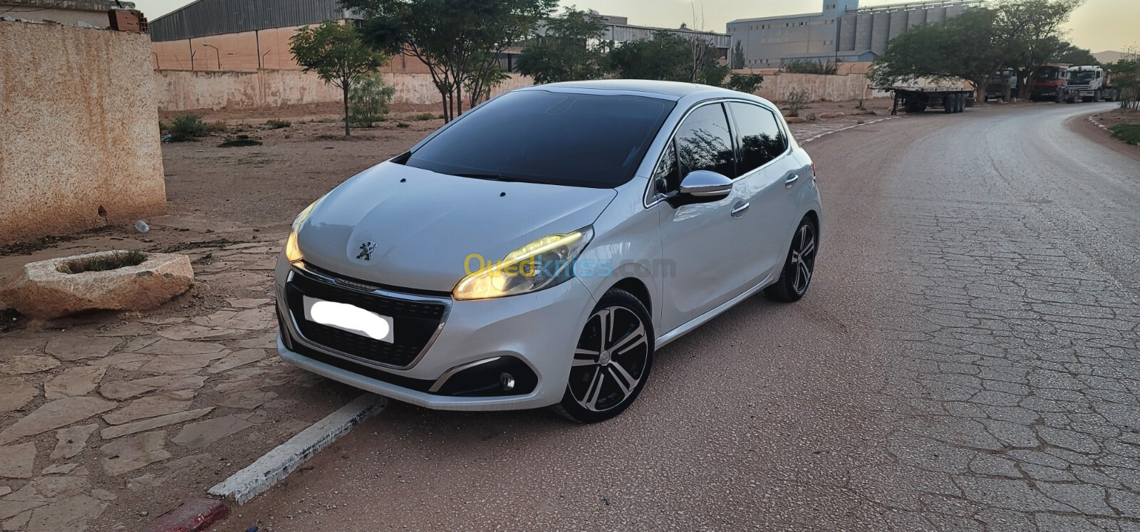 Peugeot 208 2015 Allure Facelift