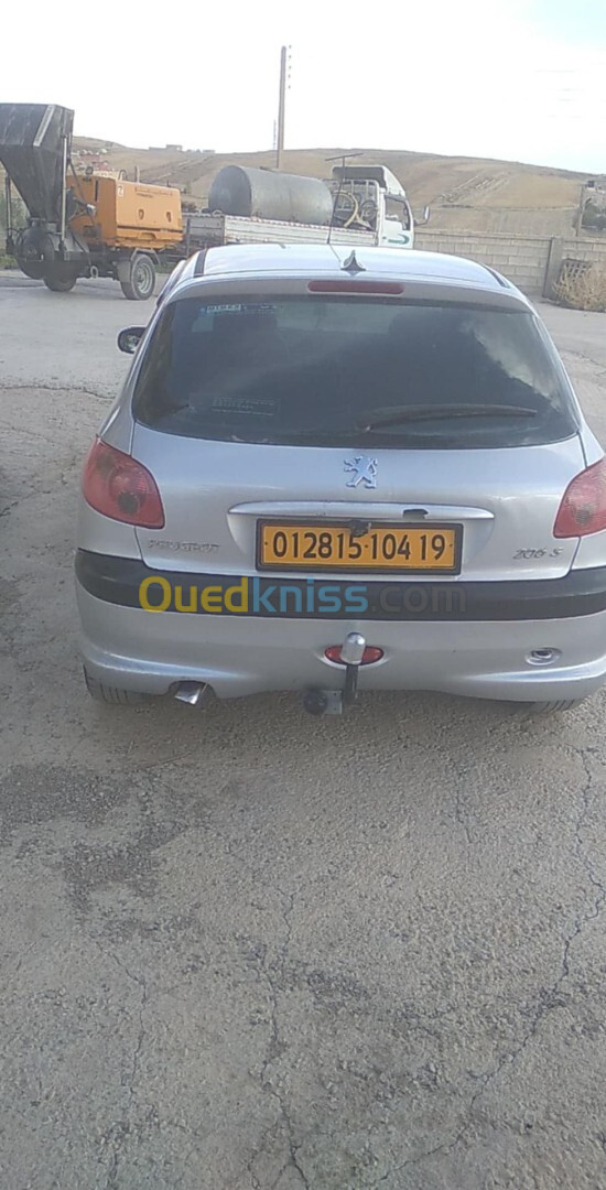 Peugeot 206 2004 ديمي كونفور