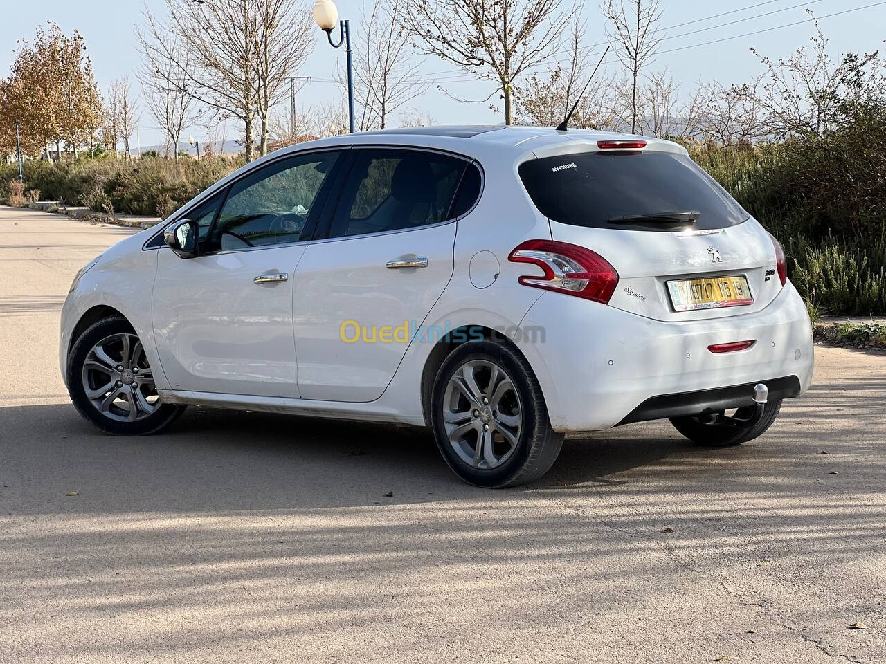 Peugeot 208 2015 Allure