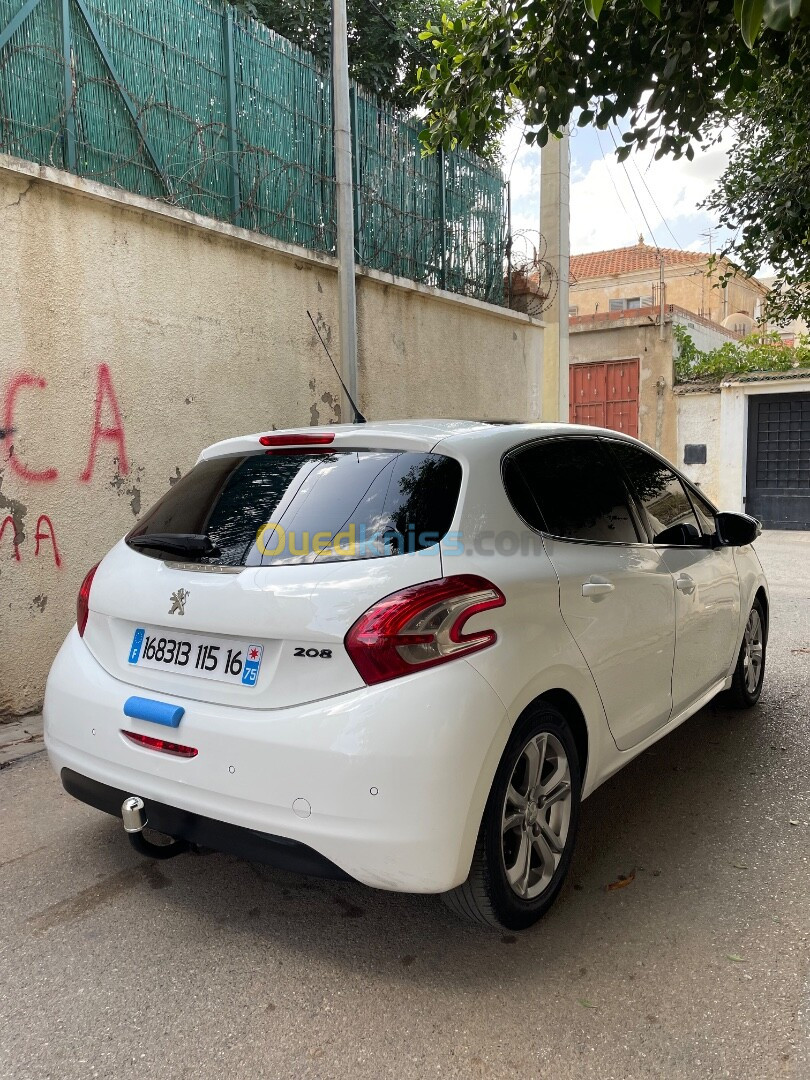 Peugeot 208 2015 