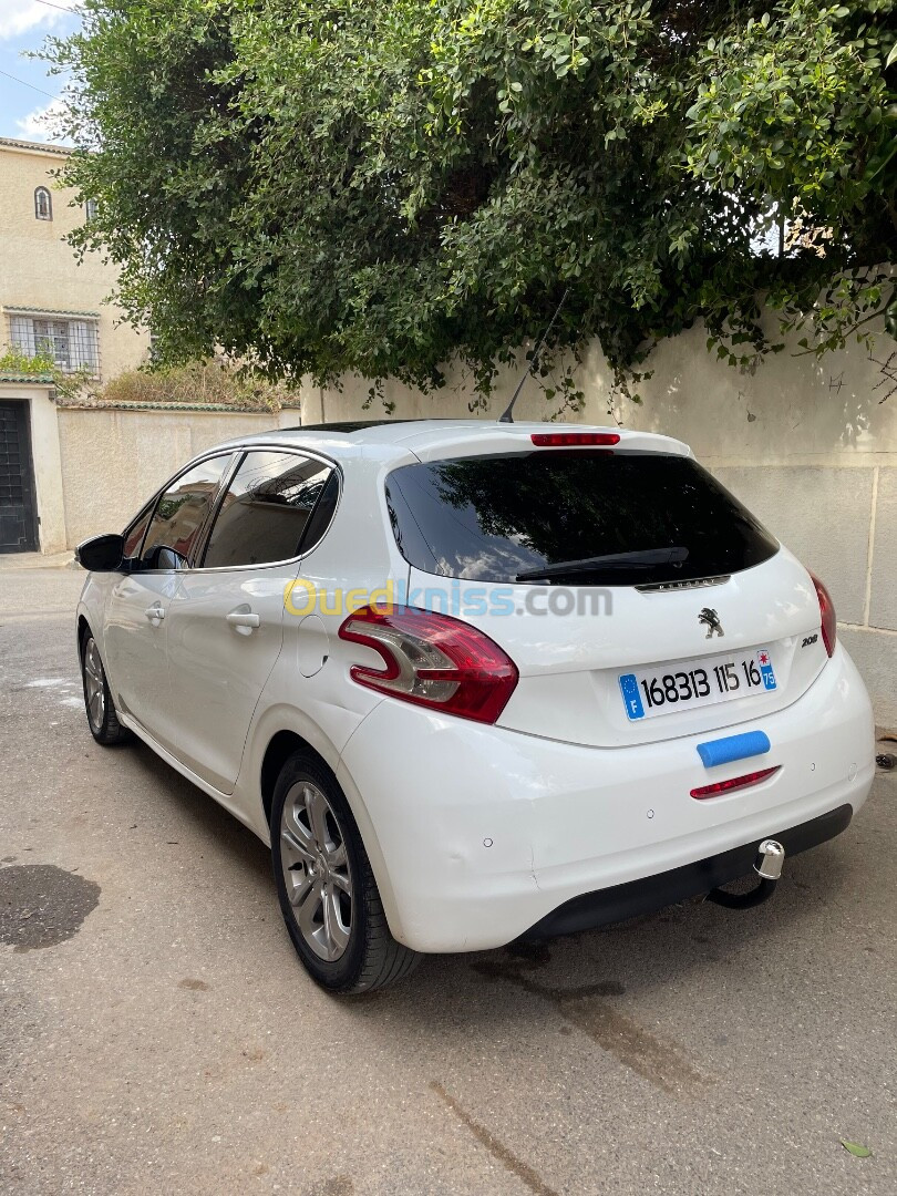 Peugeot 208 2015 