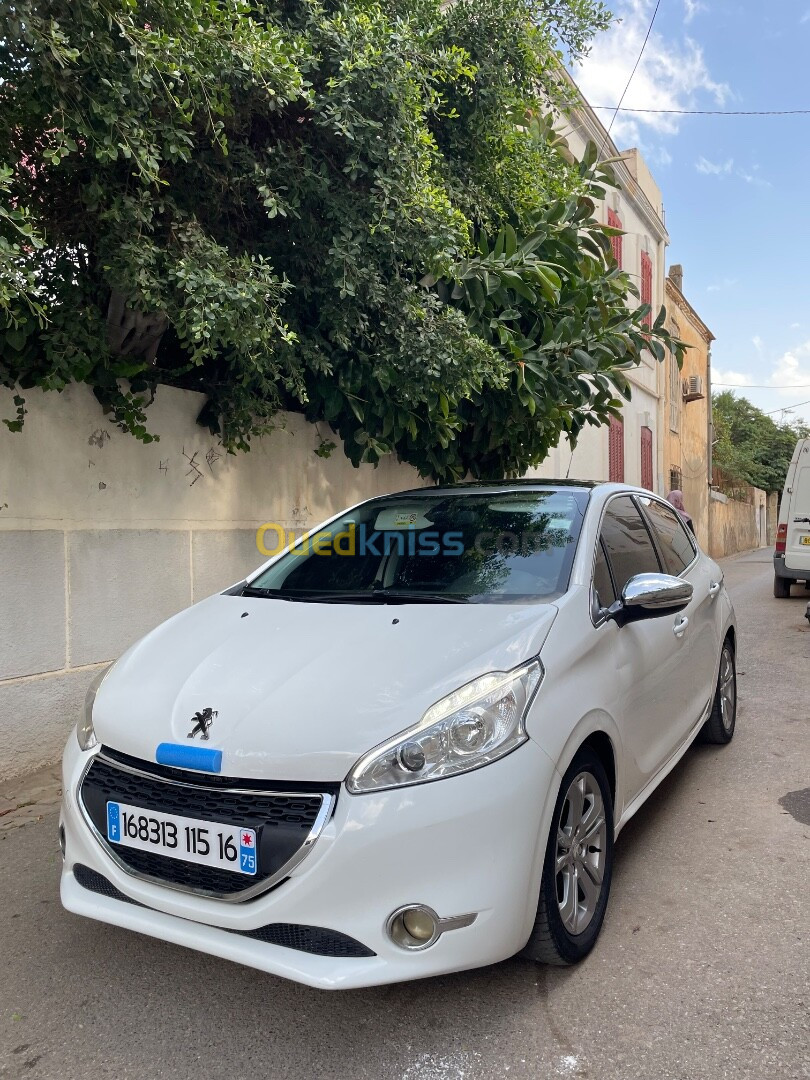 Peugeot 208 2015 