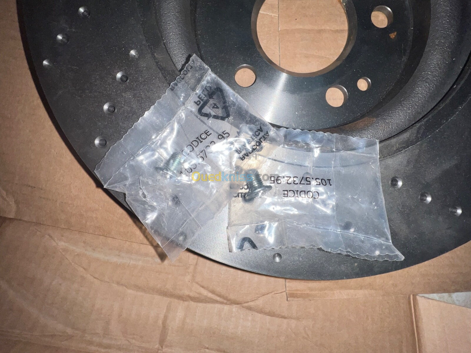 DISQUE DE FREIN BREMBO Essieu avant, 320x30mm, 5, perforé/ventilé de / MERCEDES A45.