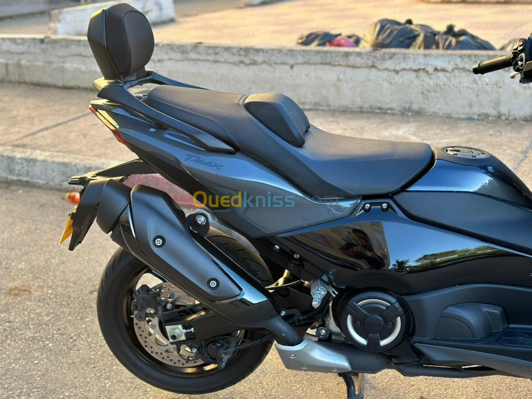 Yamaha Tmax 2023