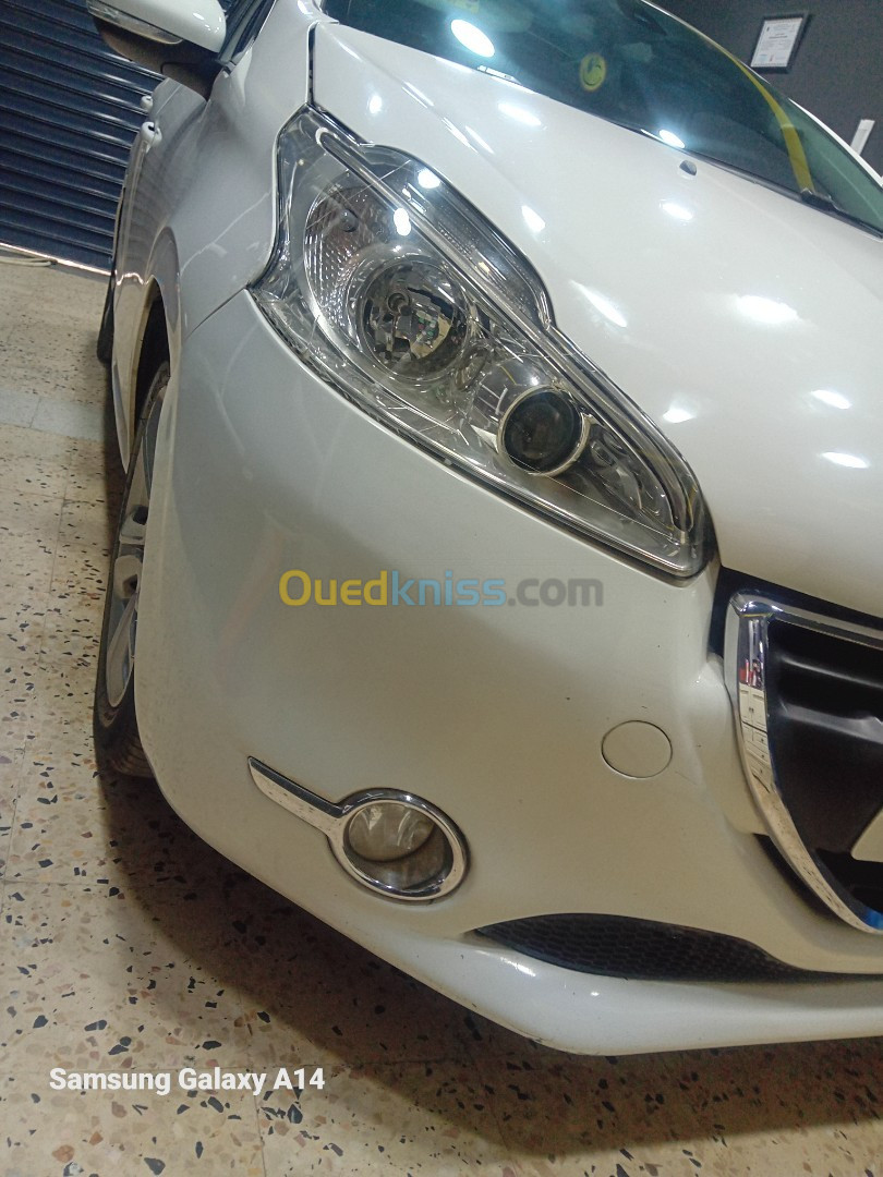 Peugeot 208 2015 208