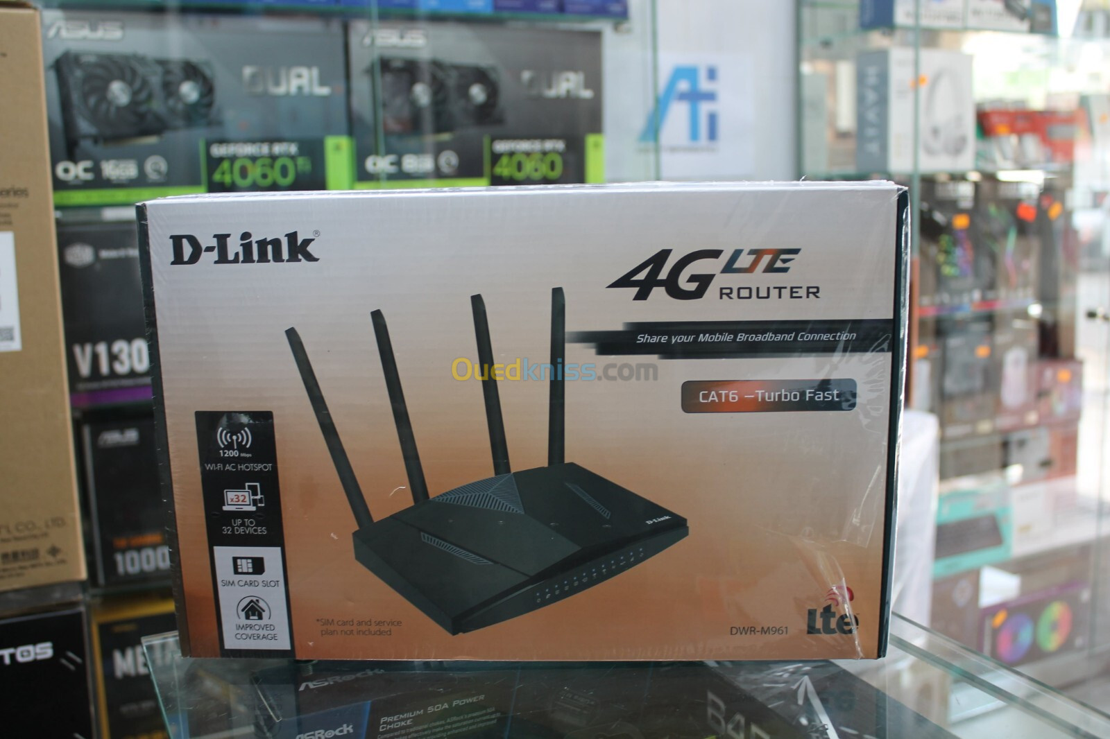 D-Link DWR-M961 AC1200 Wireless Router - CARTE SIM - 4G LTE-A CAT6 - Jusqu'à 1200 Mbps - USB 2.0