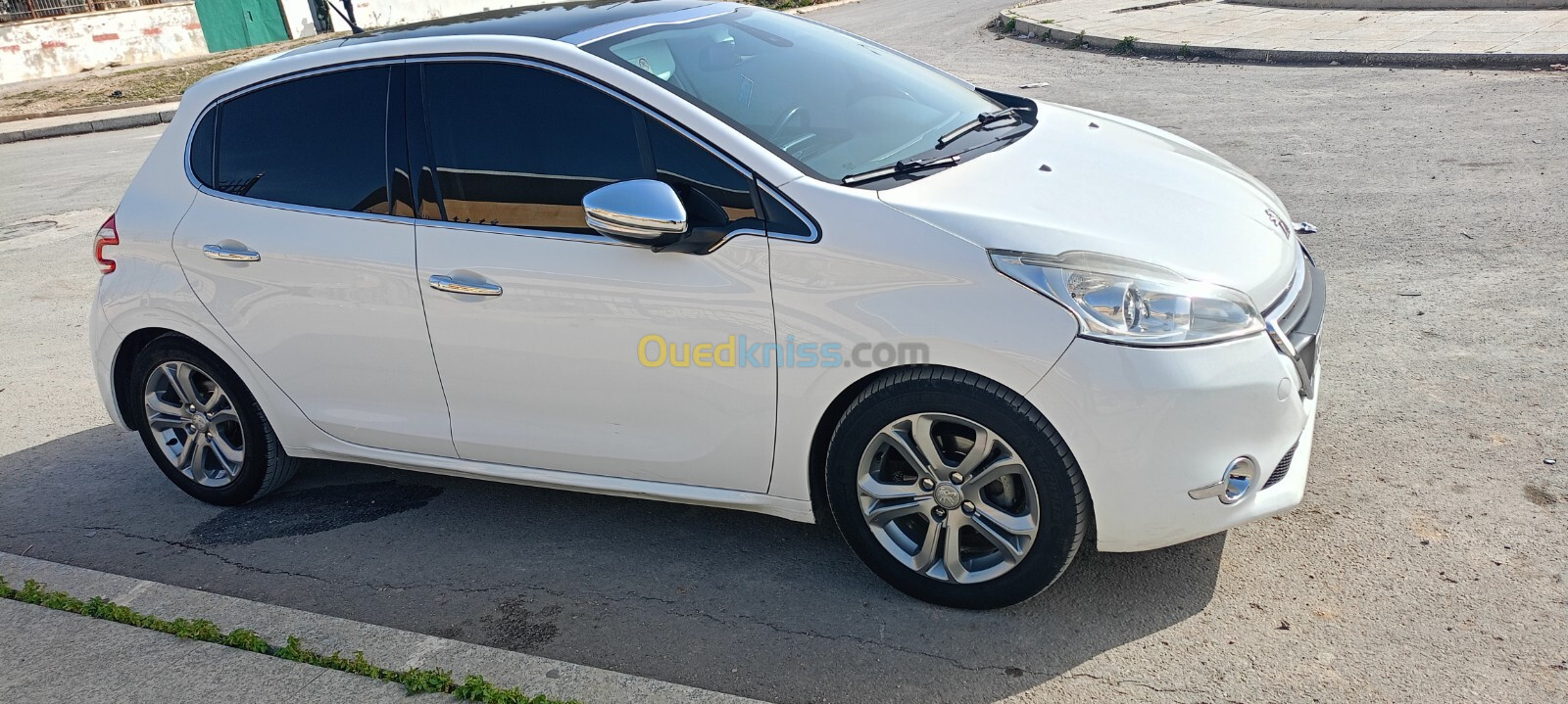 Peugeot 208 2015 Allure