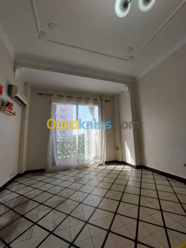 Location Appartement F03 Alger El mouradia