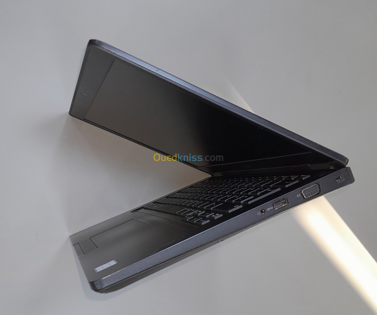 LAPTOP DELL LATITUDE E5450 I5-5300 8G 256G SSD 14".