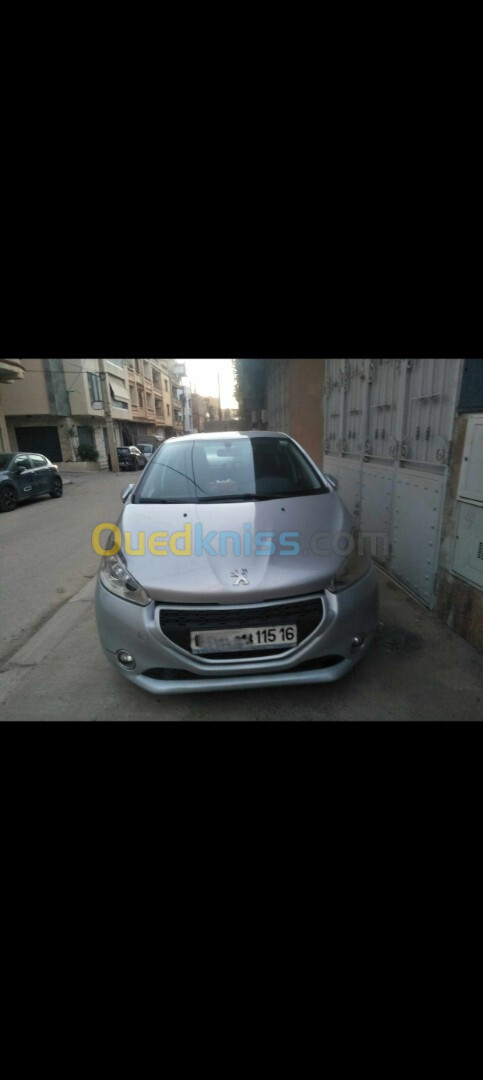 Peugeot 208 2015 Allure