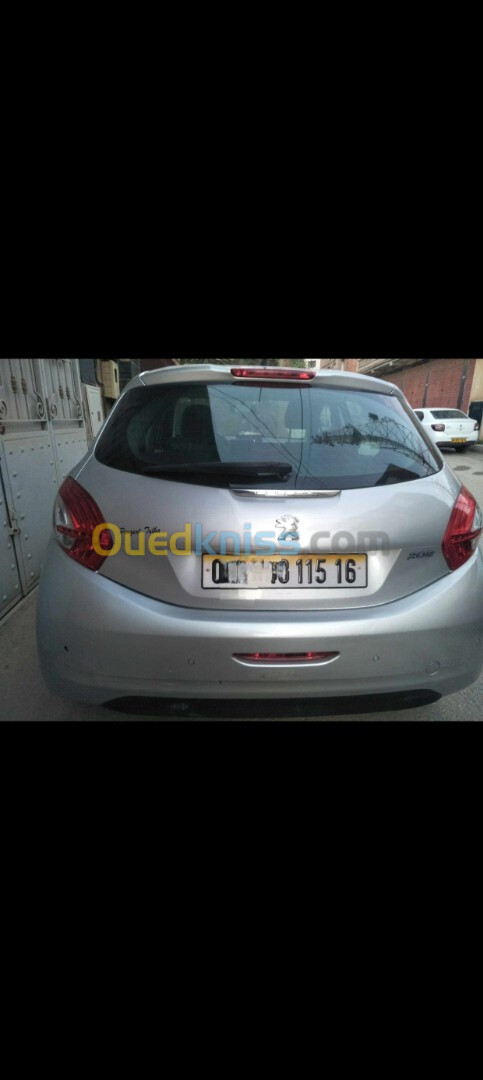 Peugeot 208 2015 Allure