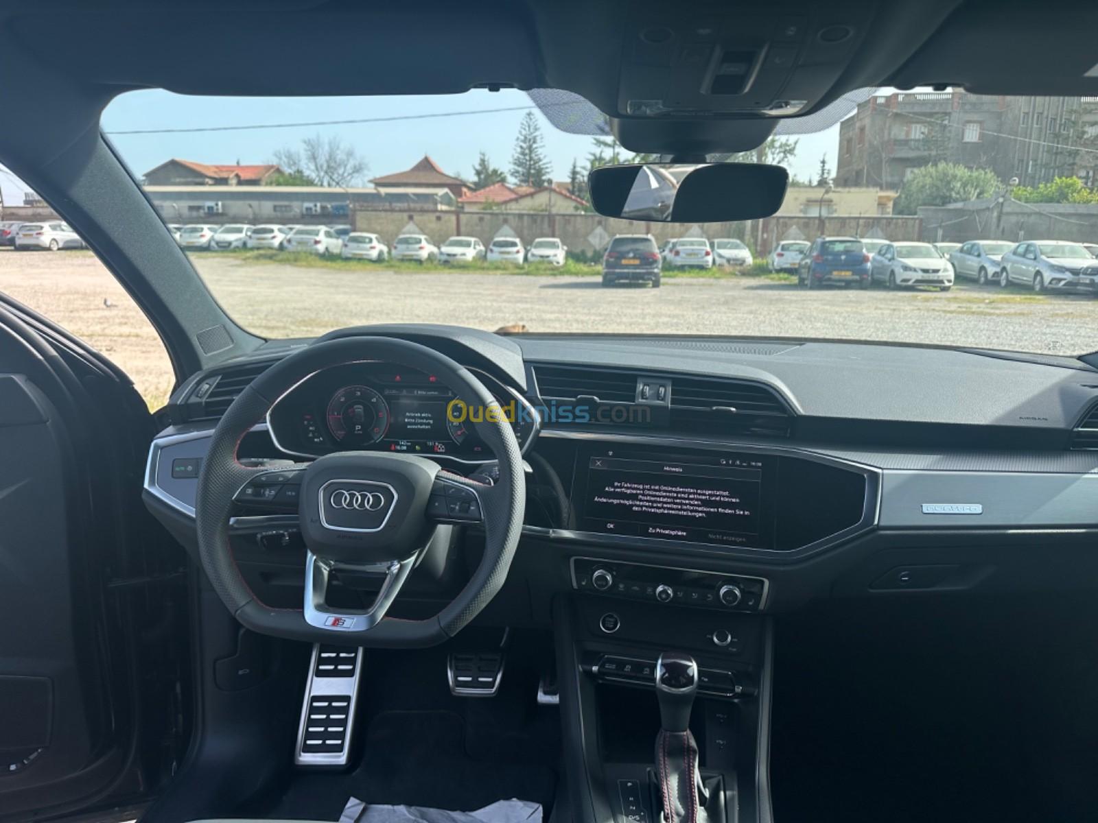 Audi Q3 2024 S line full black