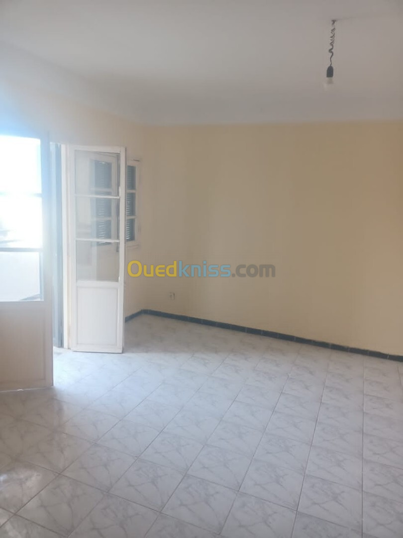 Location Appartement F4 Tipaza Kolea