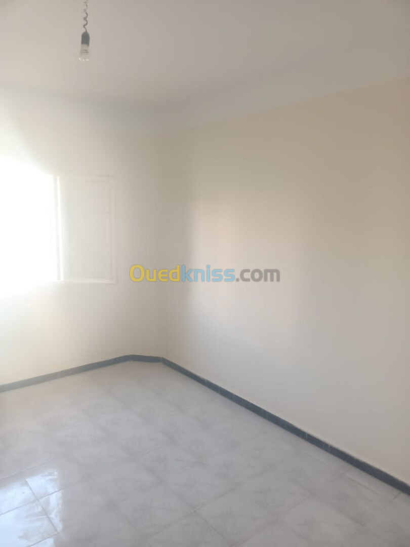 Location Appartement F4 Tipaza Kolea