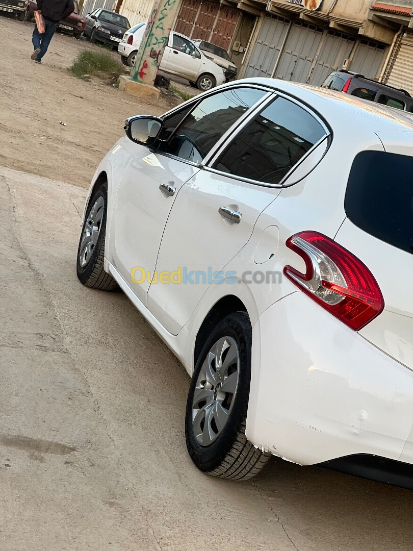 Peugeot 208 2014 Access