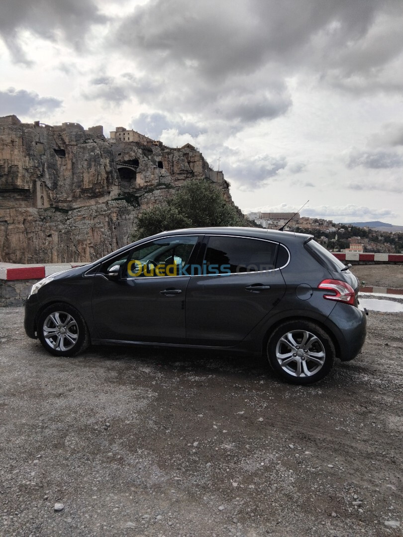 Peugeot 208 2015 Allure