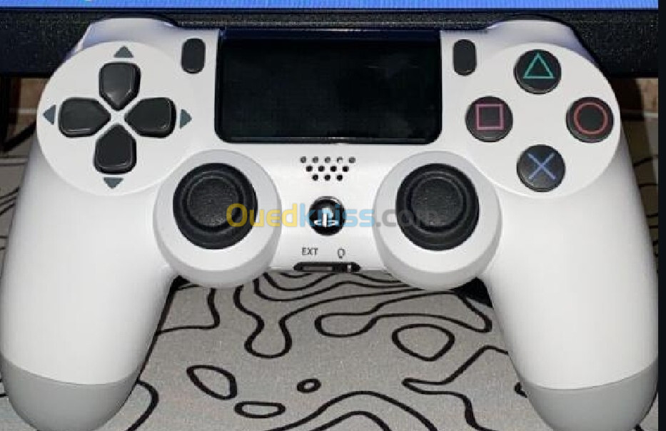 Vente 2 manettes Dualshock PS4 (original)