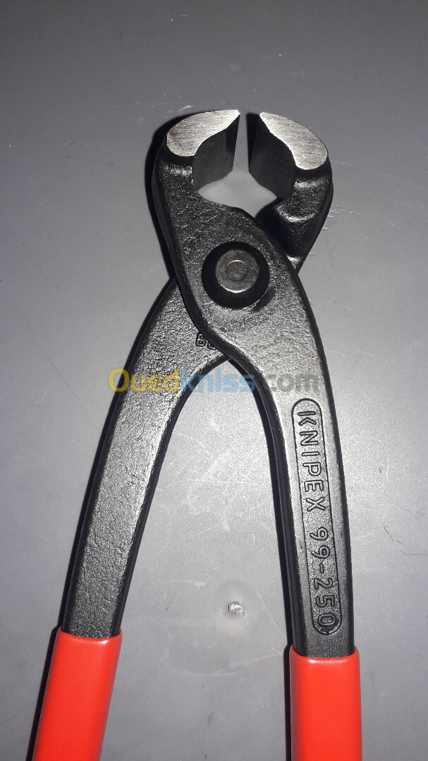 Tenaille russe ( koulab) , marque knipex, Re : 99 01 250, made in germany .