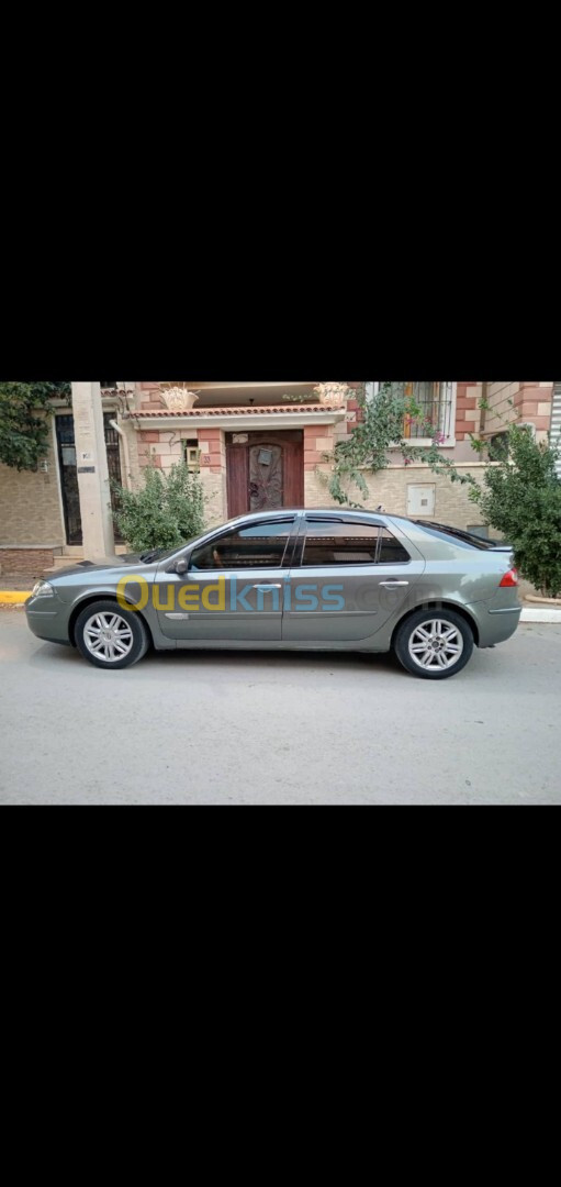 Renault Laguna 2 2001 Intial paris