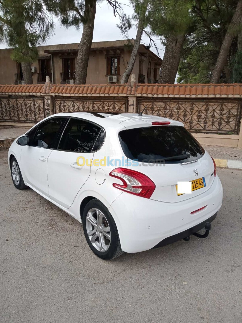 Peugeot 208 2015 Allure Facelift