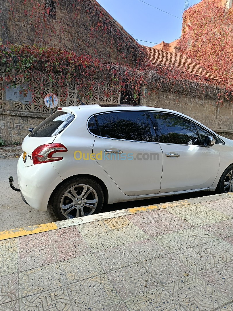 Peugeot 208 2014 Allure