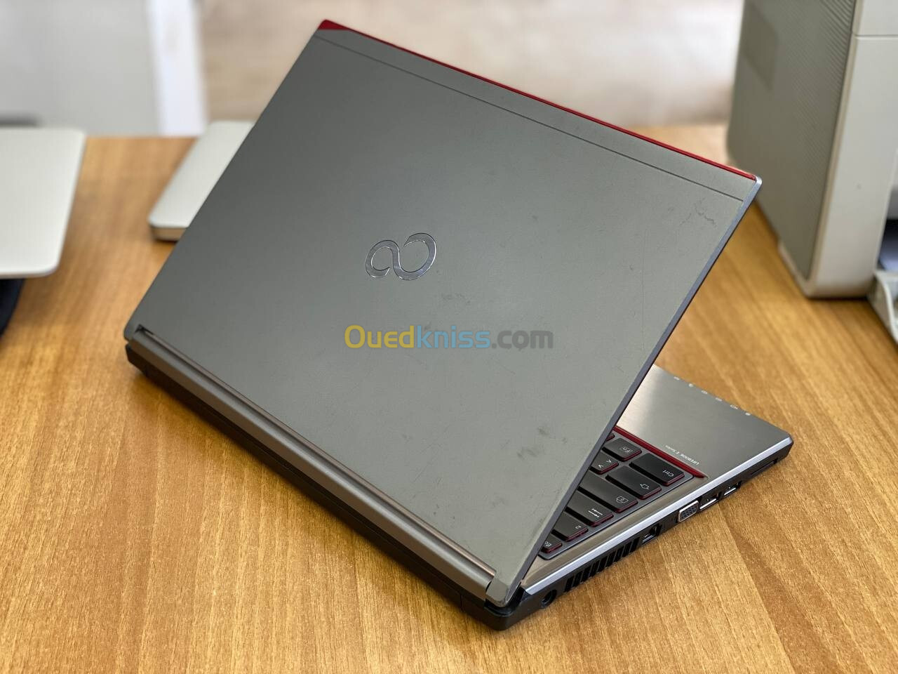 FUJITSU LIFEBOOK E736 /I5 6EME / 8G / 256 SSD /14