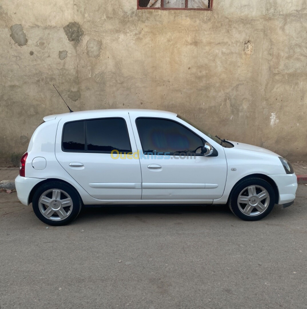 Renault Clio Campus 2012 Clio Campus