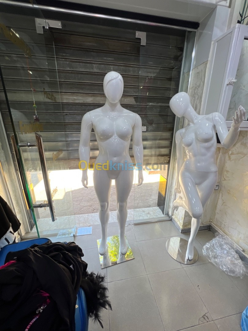 Mannequin vêtements femmes 