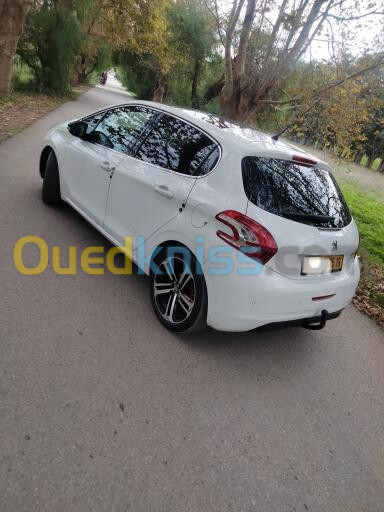 Peugeot 208 2015 Allure