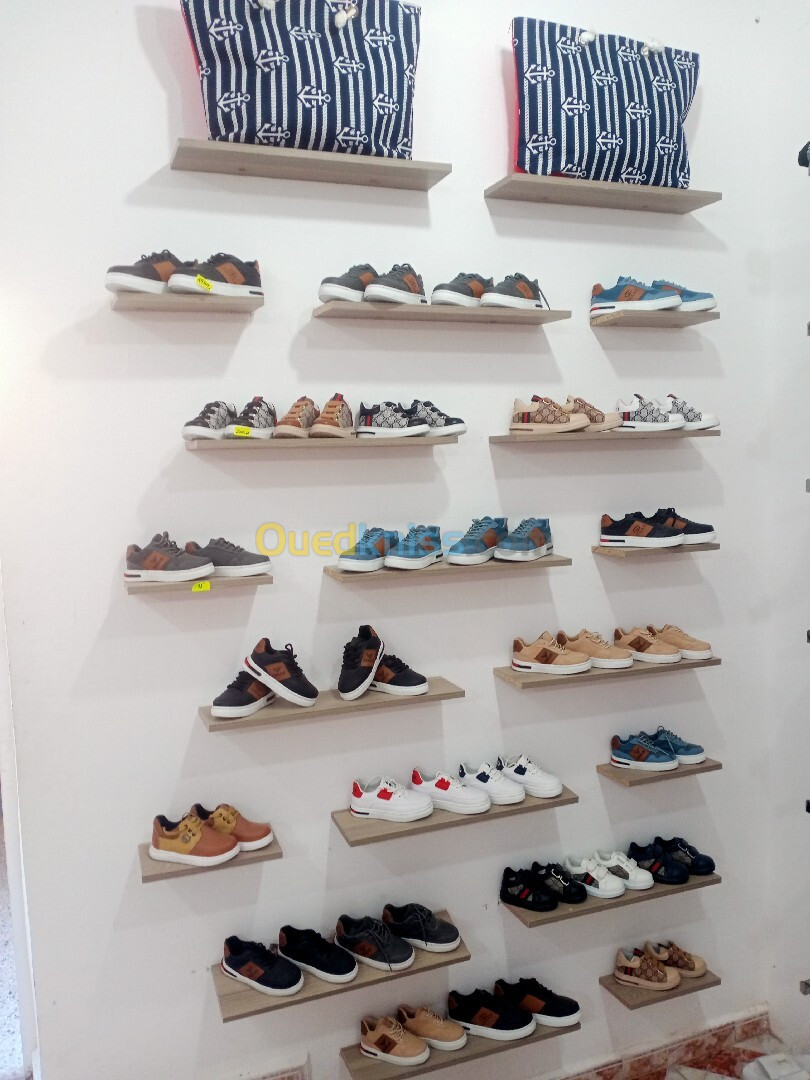 Vente commerce des chaussures au centre haout amar