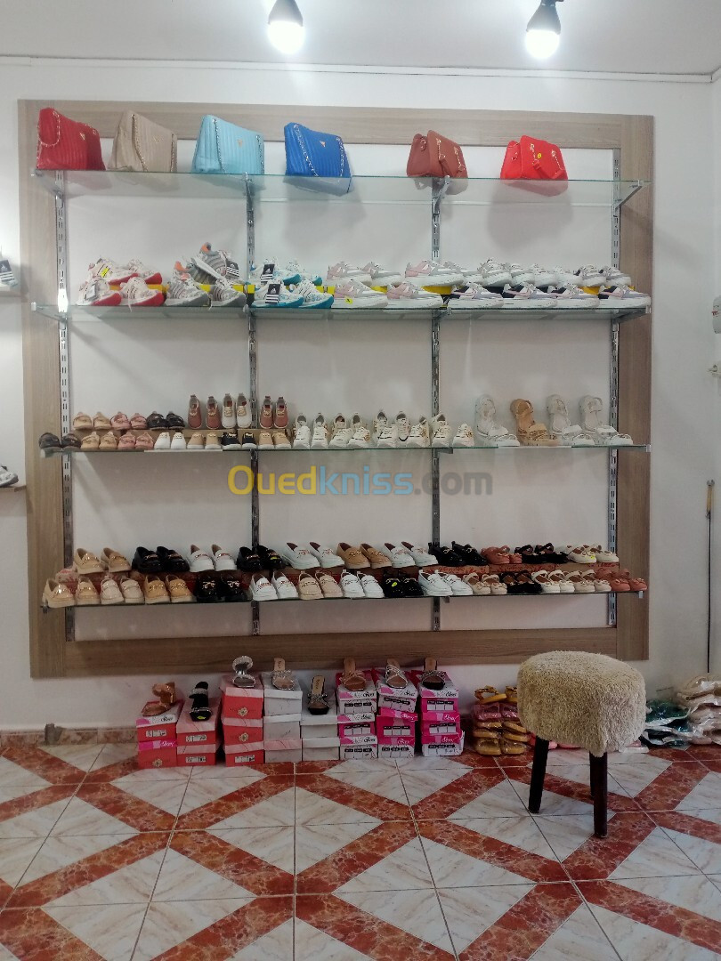 Vente commerce des chaussures au centre haout amar