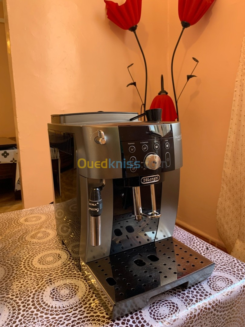 Machine à café espresso - Délonghi Magnifica S Smart