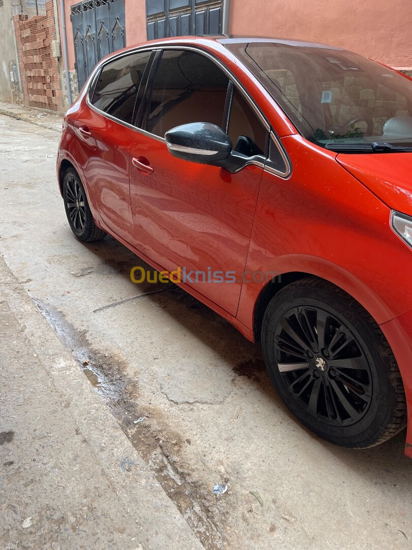 Peugeot 208 2015 Allure