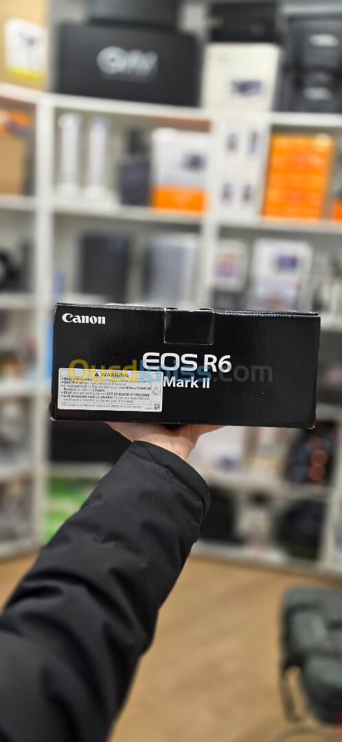 Canon Eos R6 mark ii sous blister