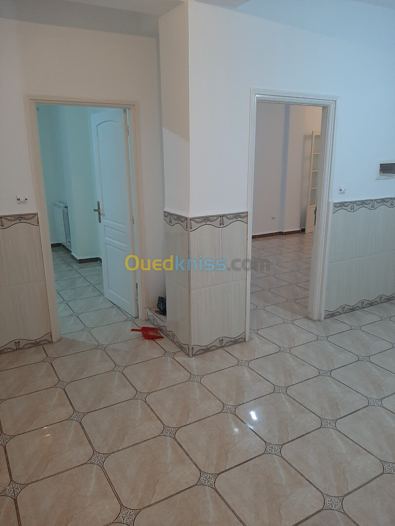 Location Niveau De Villa F2 Alger Les eucalyptus