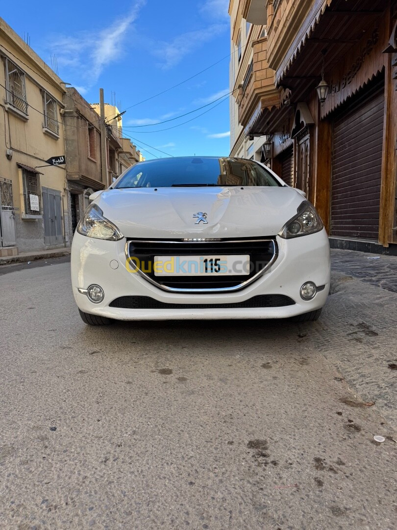 Peugeot 208 2015 Allure