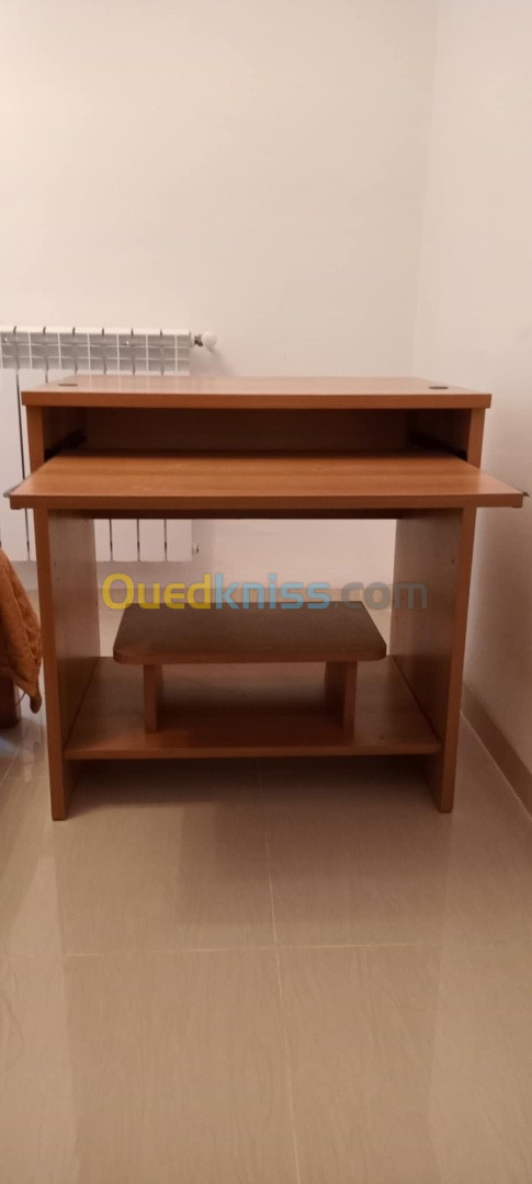 Table / Bureau