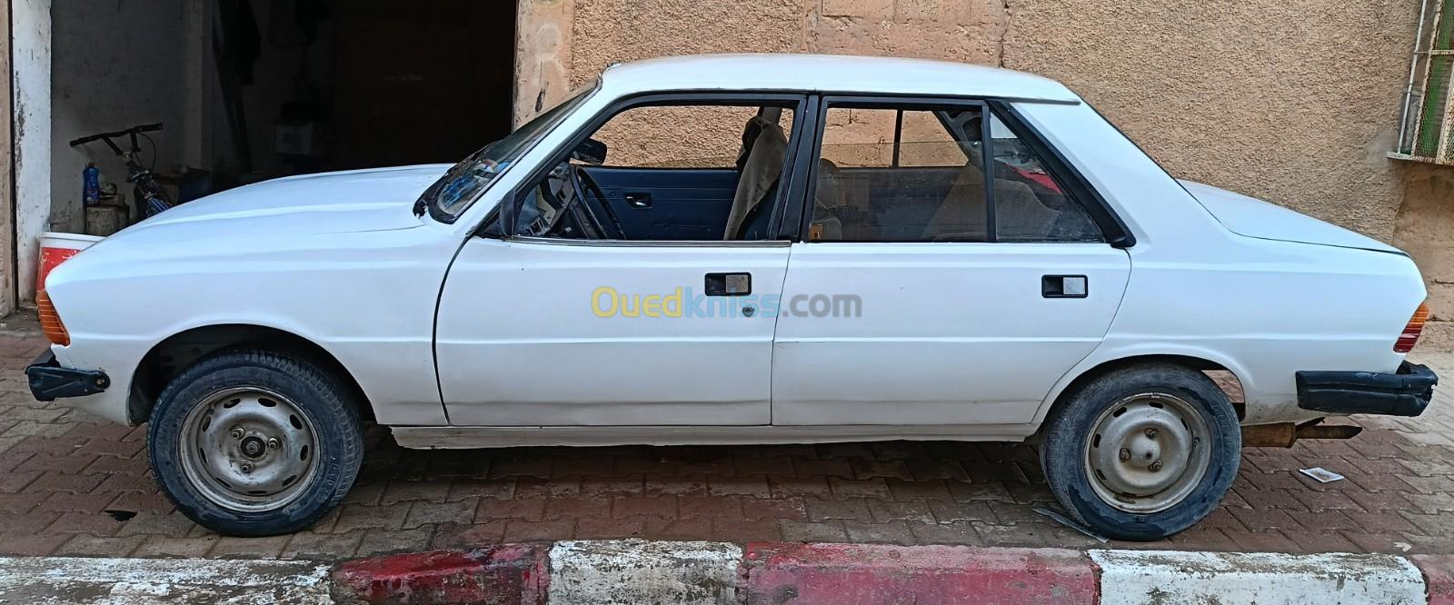 Peugeot 305 1981 305