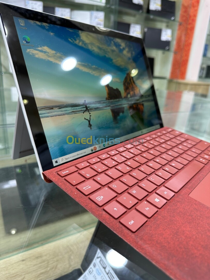 SURFACE PRO 7  CPU: CORE I5 / 10 EME  DISC  : 128 GB  (SSD)- 08GB