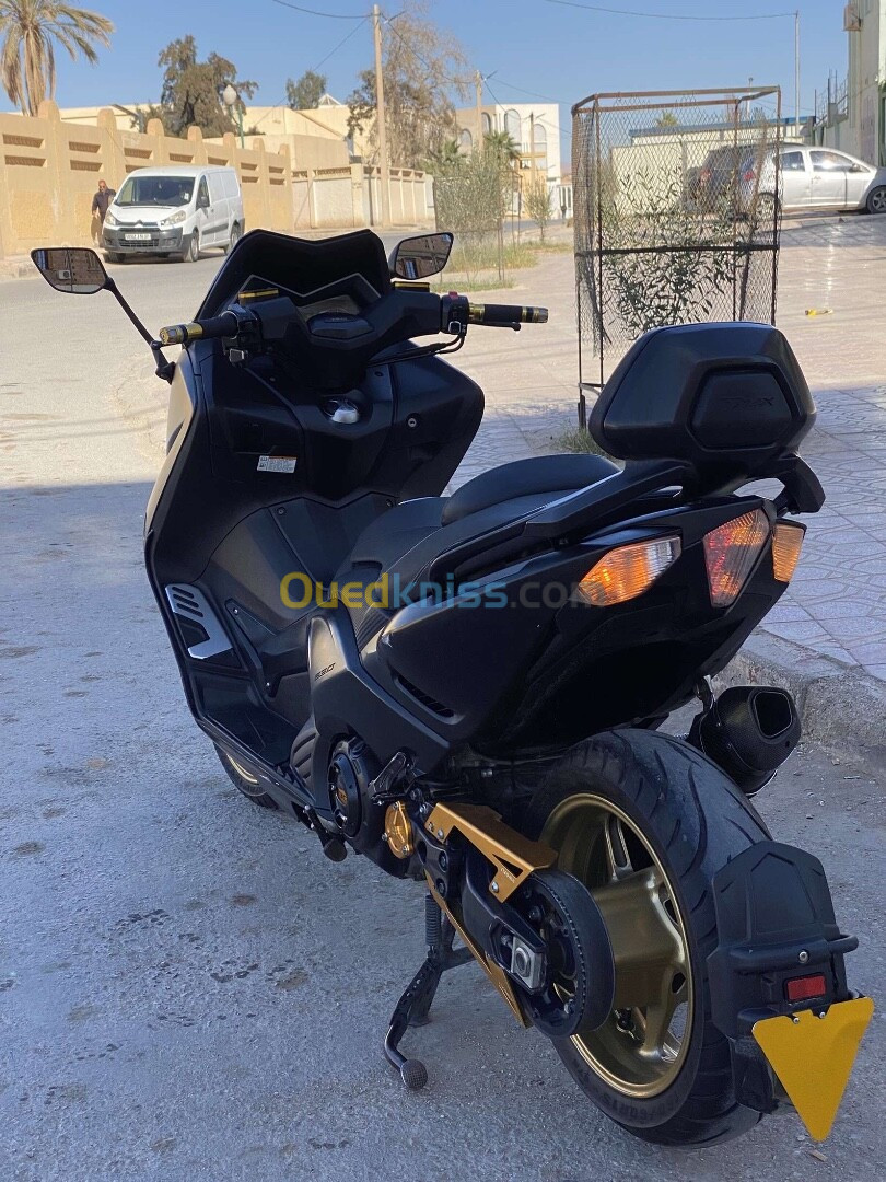 Yamaha Tmax 