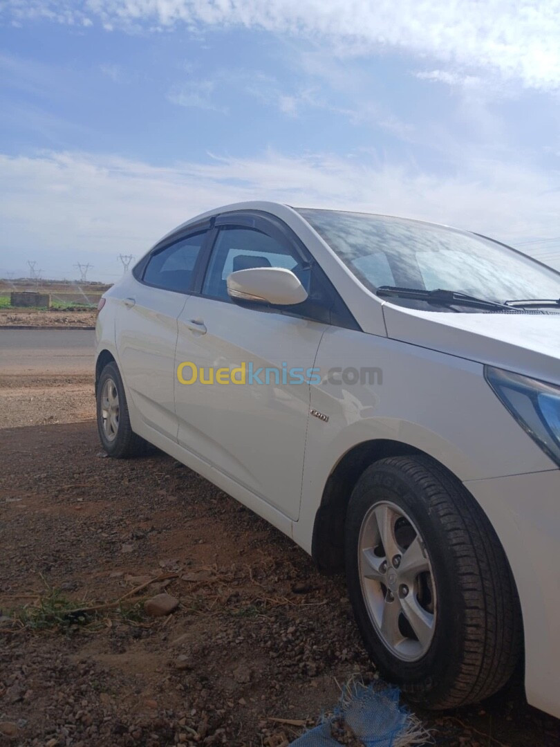 Hyundai Accent RB  4 portes 2013 Accent RB  4 portes