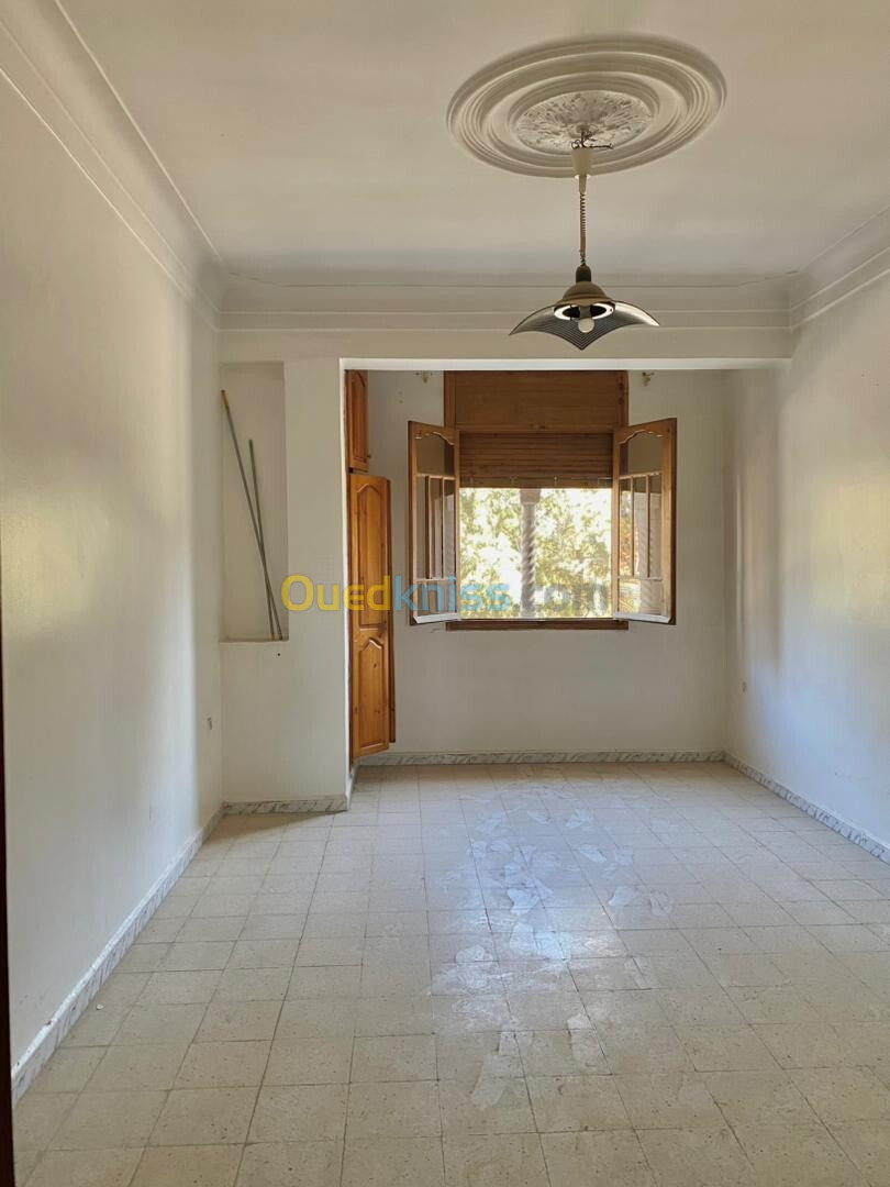 Location Appartement F4 Blida Soumaa